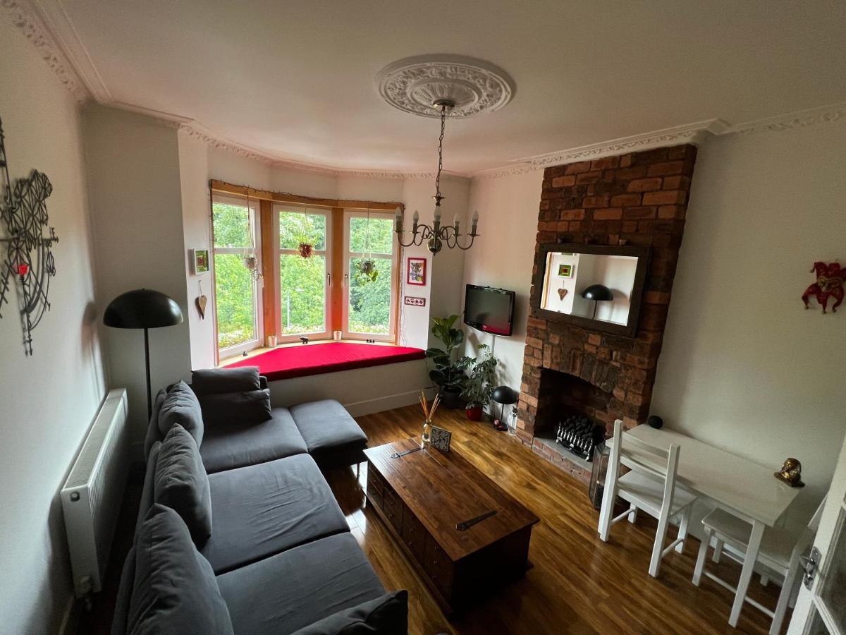 1 Bedroom Flat In Tolcross, Glasgow Top Floor. Eksteriør billede